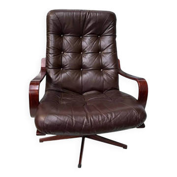 Fauteuil scandinave en cuir marron