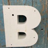 Lettre d’enseigne B
