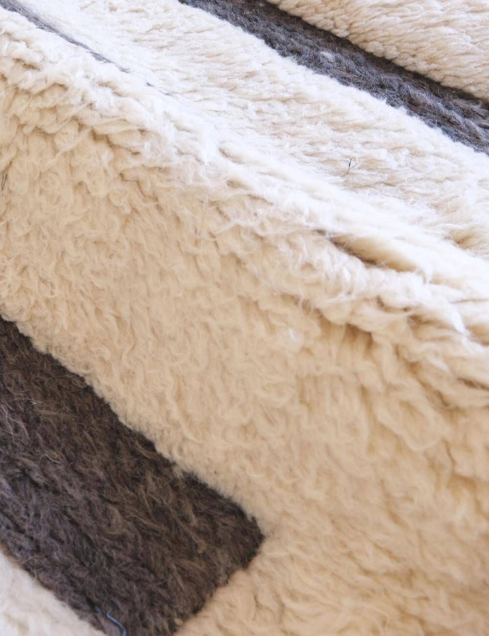 Contemporary Beni M'Rirt Rug - 330 x 234 cm