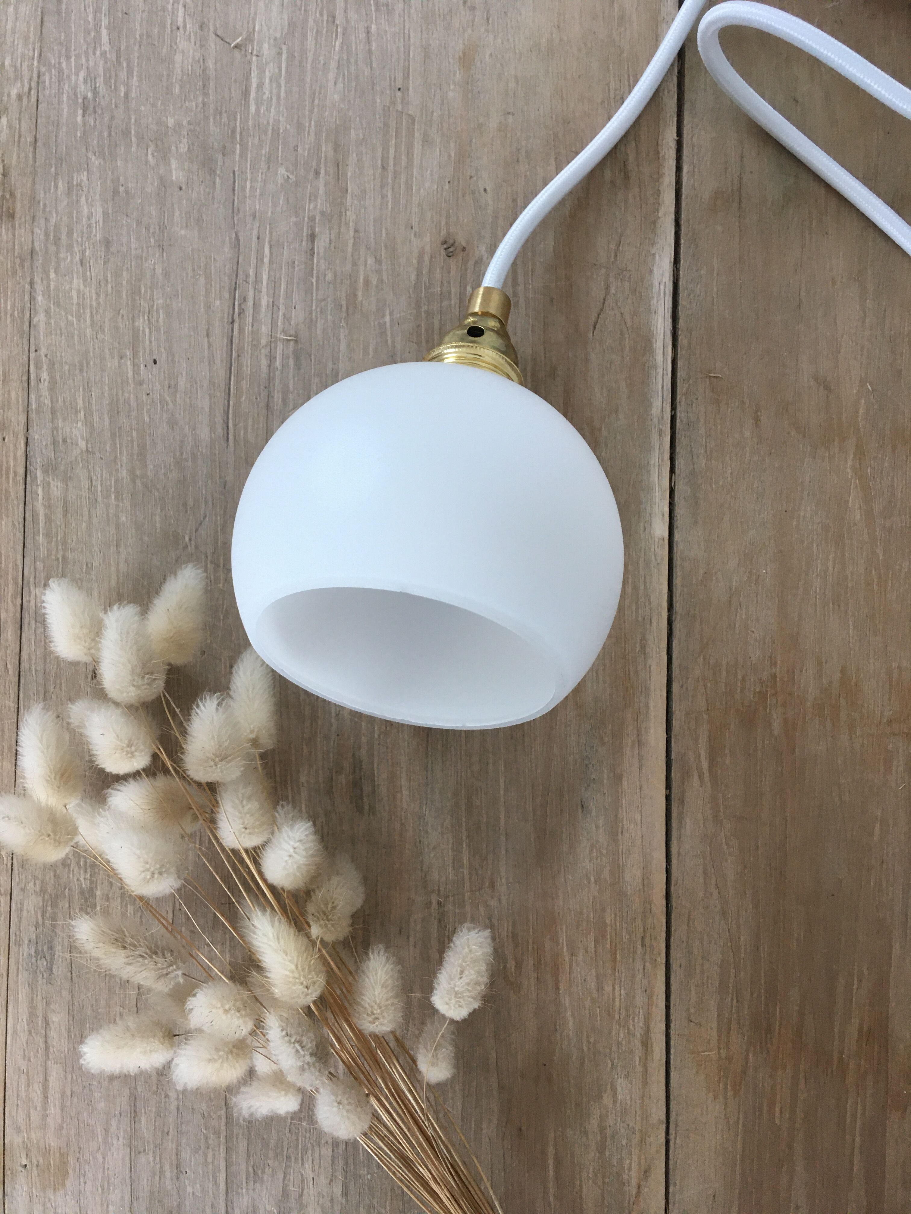 Vintage opaline white thread walking lamp