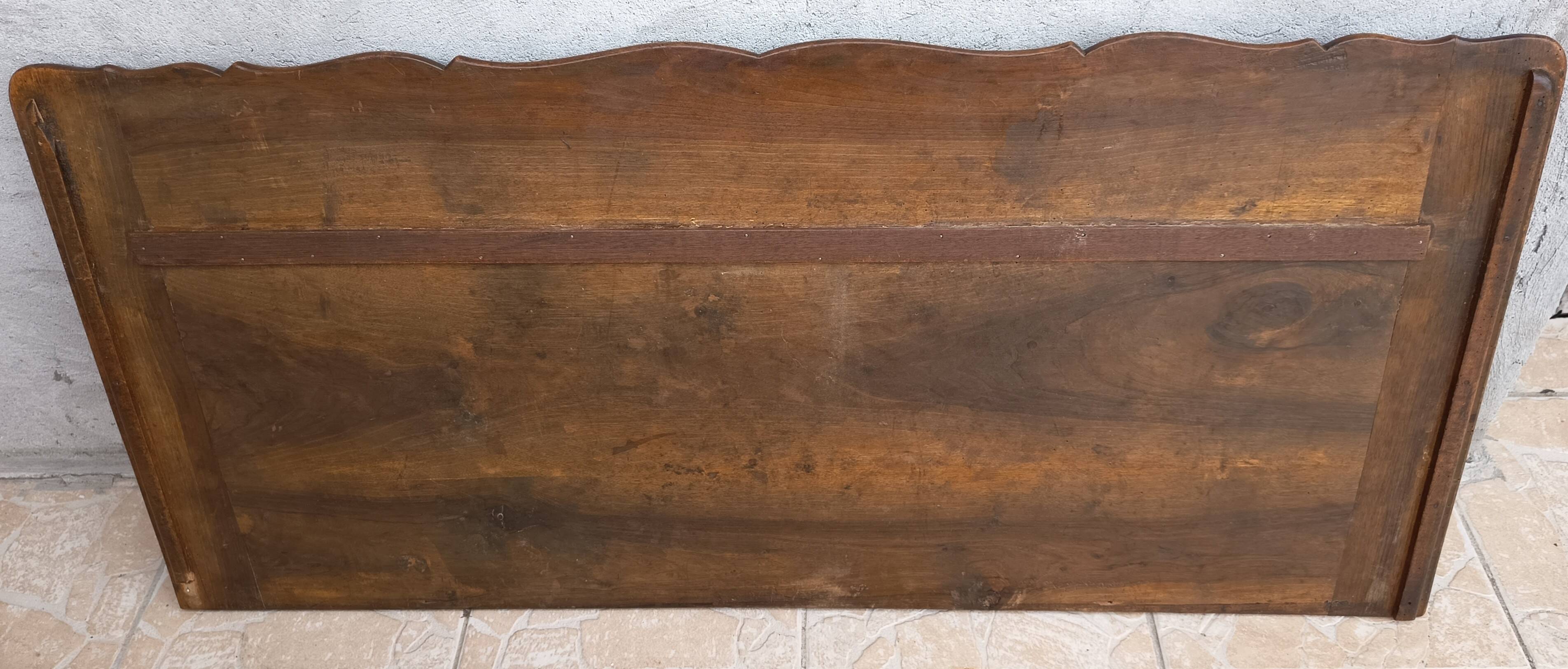 Provençal kneading trough in walnut from the 18th century.