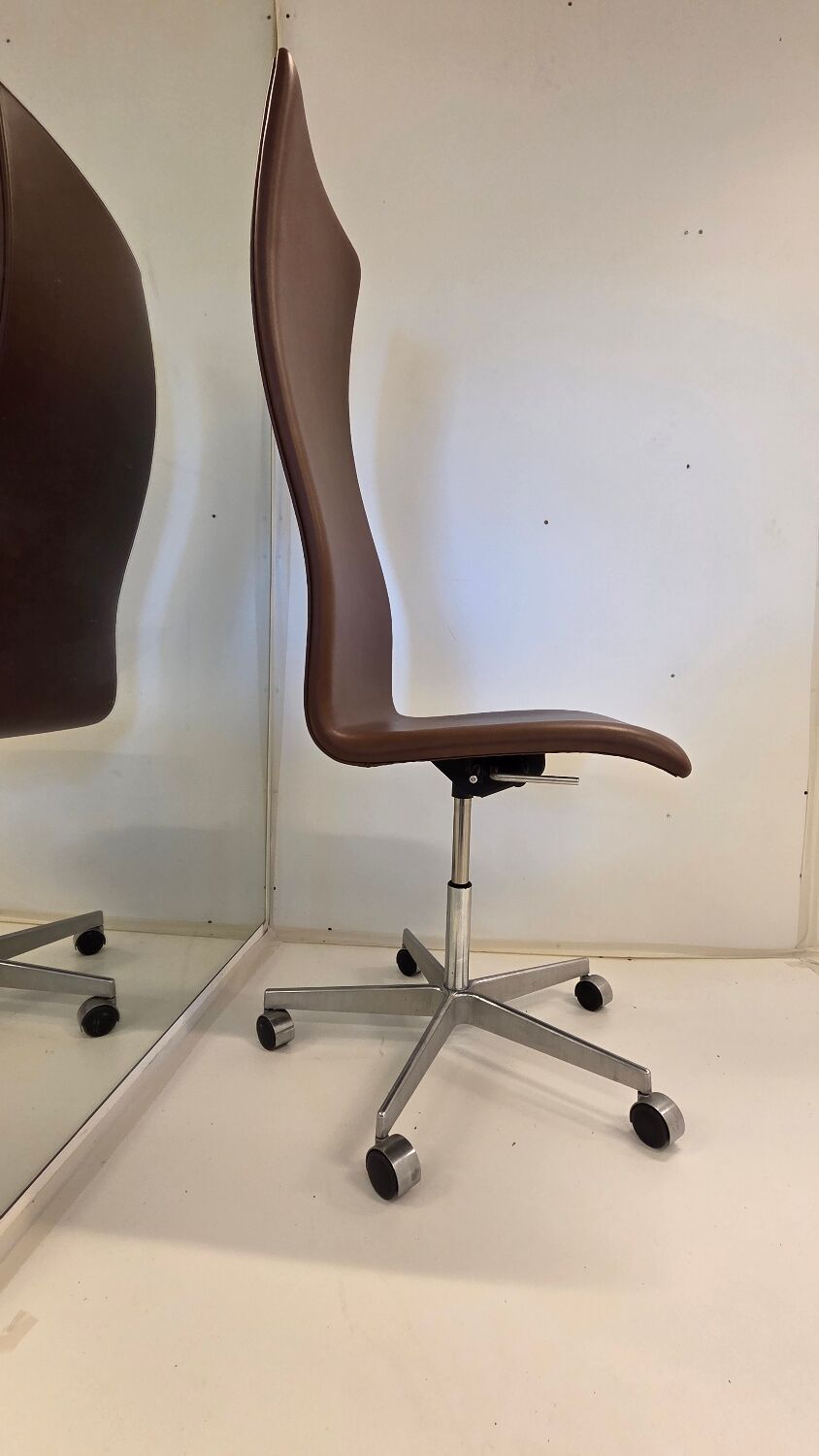 Chaise Oxford à dossier haut par Arne Jacobsen pour Fritz Hansen