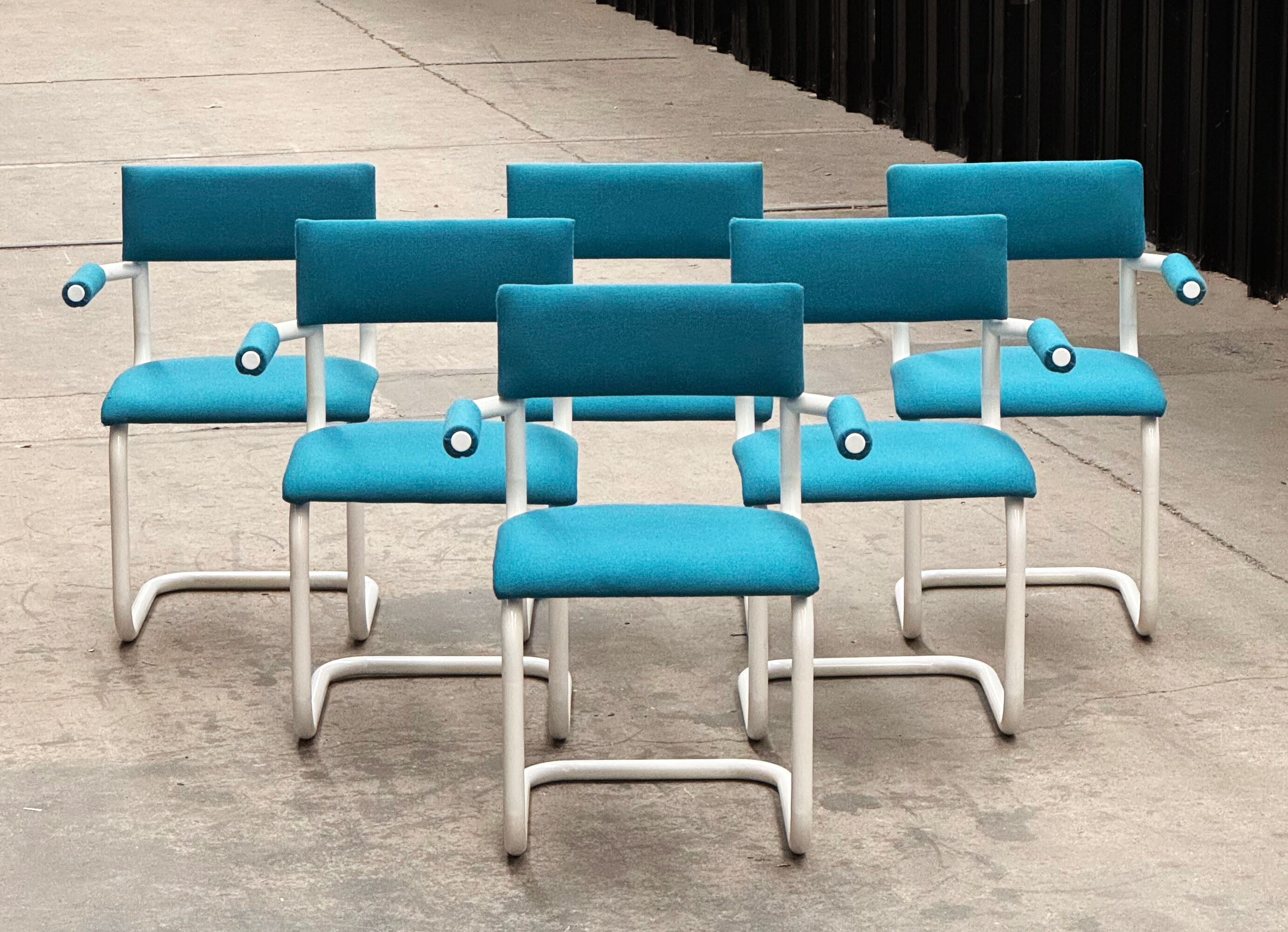 6 cantilever chairs from the 80s