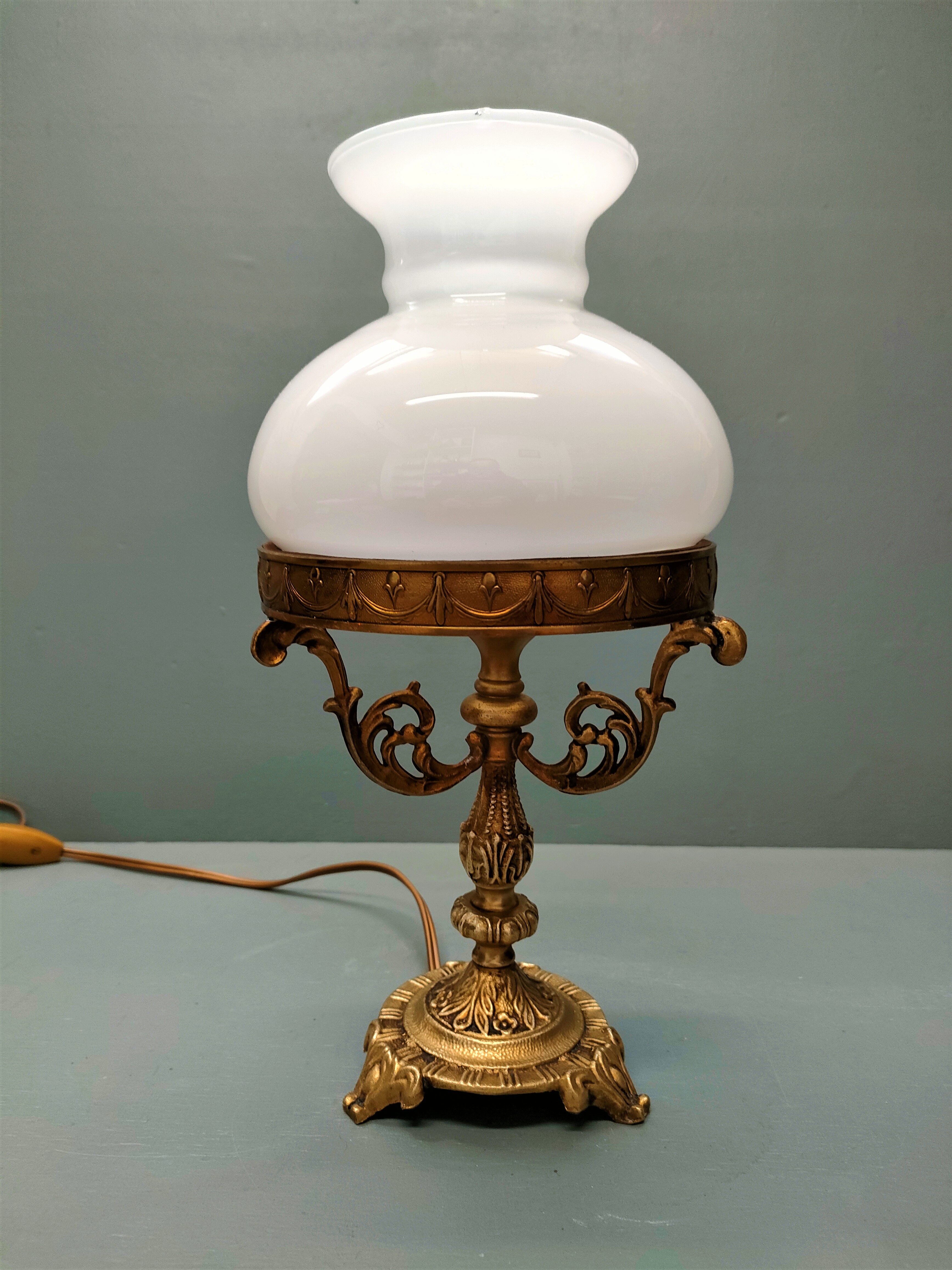 Tripod table lamp - Gilded bronze, opaline - 50s - France