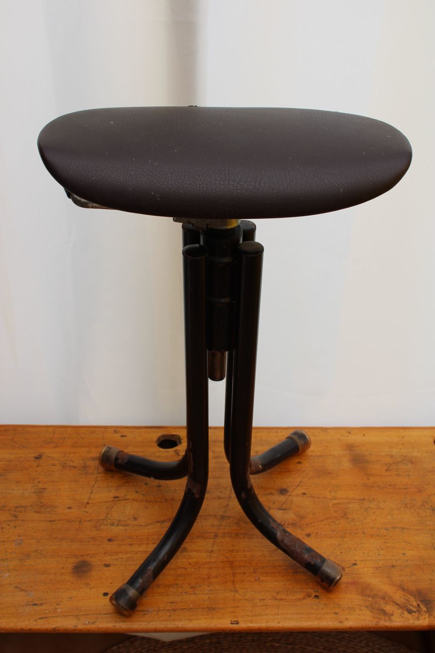 Workshop stool