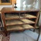 Important Parisian chest of drawers in walnut dating from the 18th century, opening with 5 drawers.