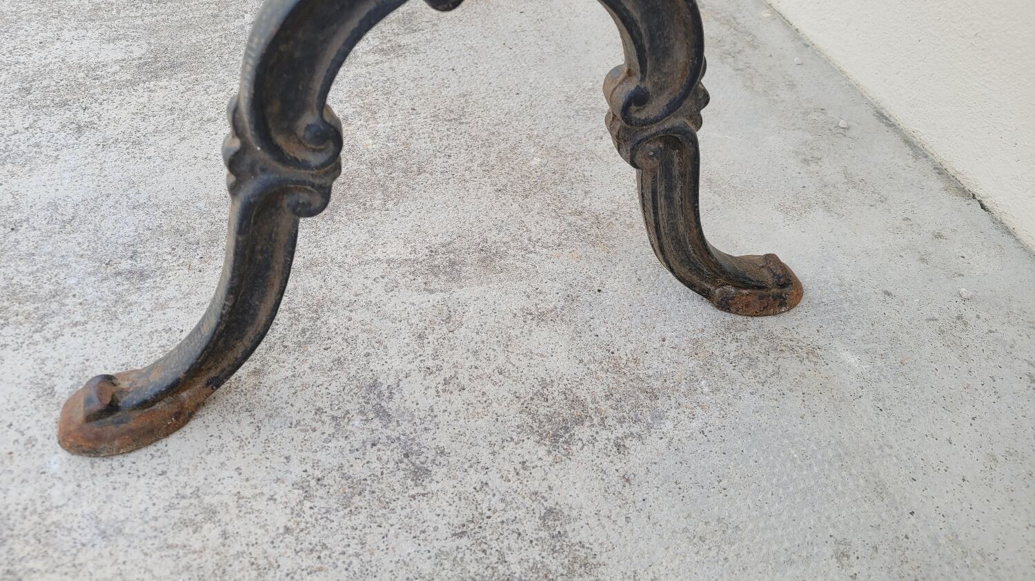 Restaurant bistro table in marble and cast iron signed godin