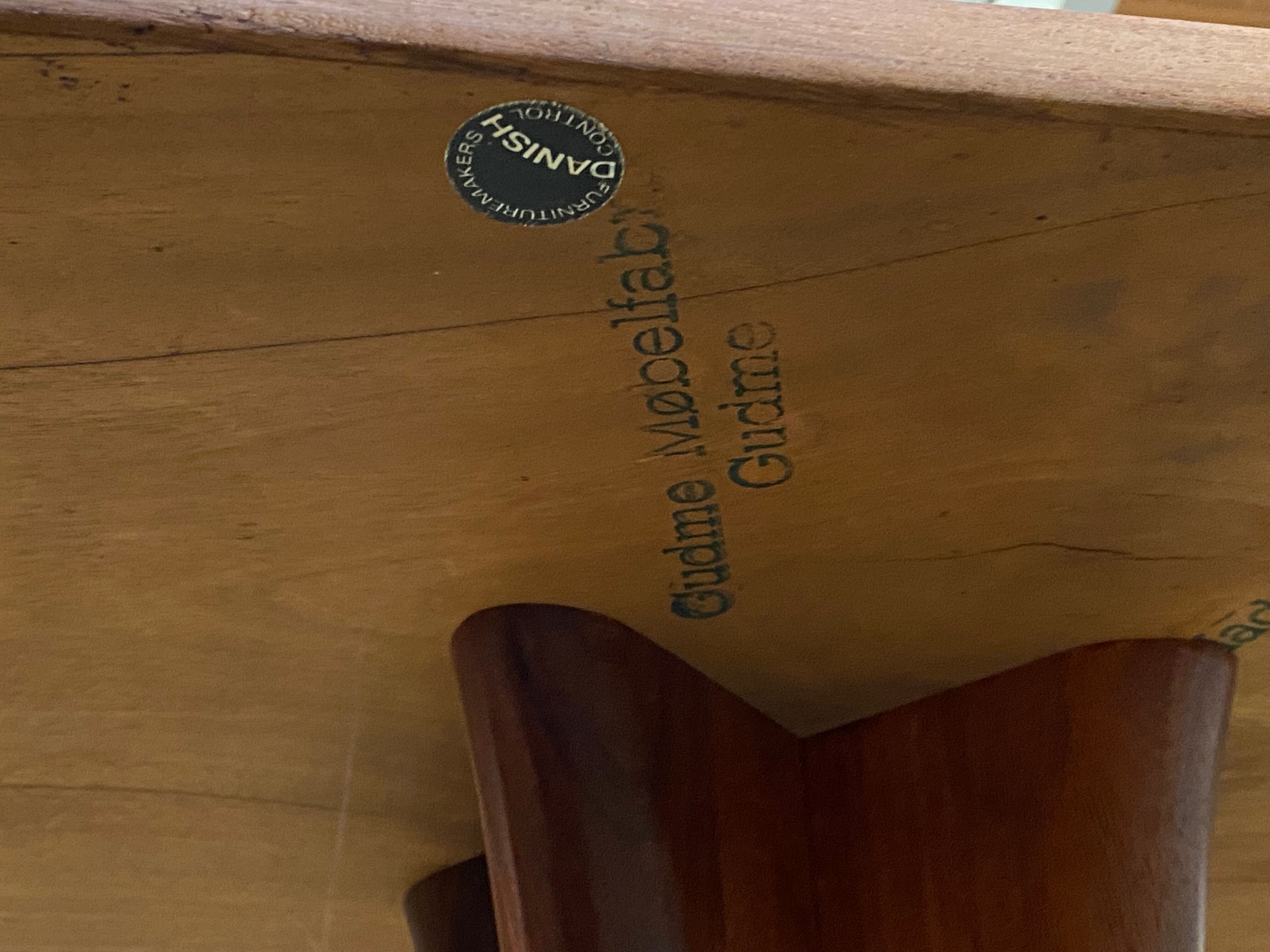 Scandinavian extendable round table in teak Gudme edition