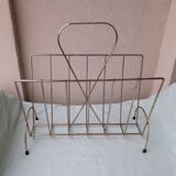Metal magazine rack