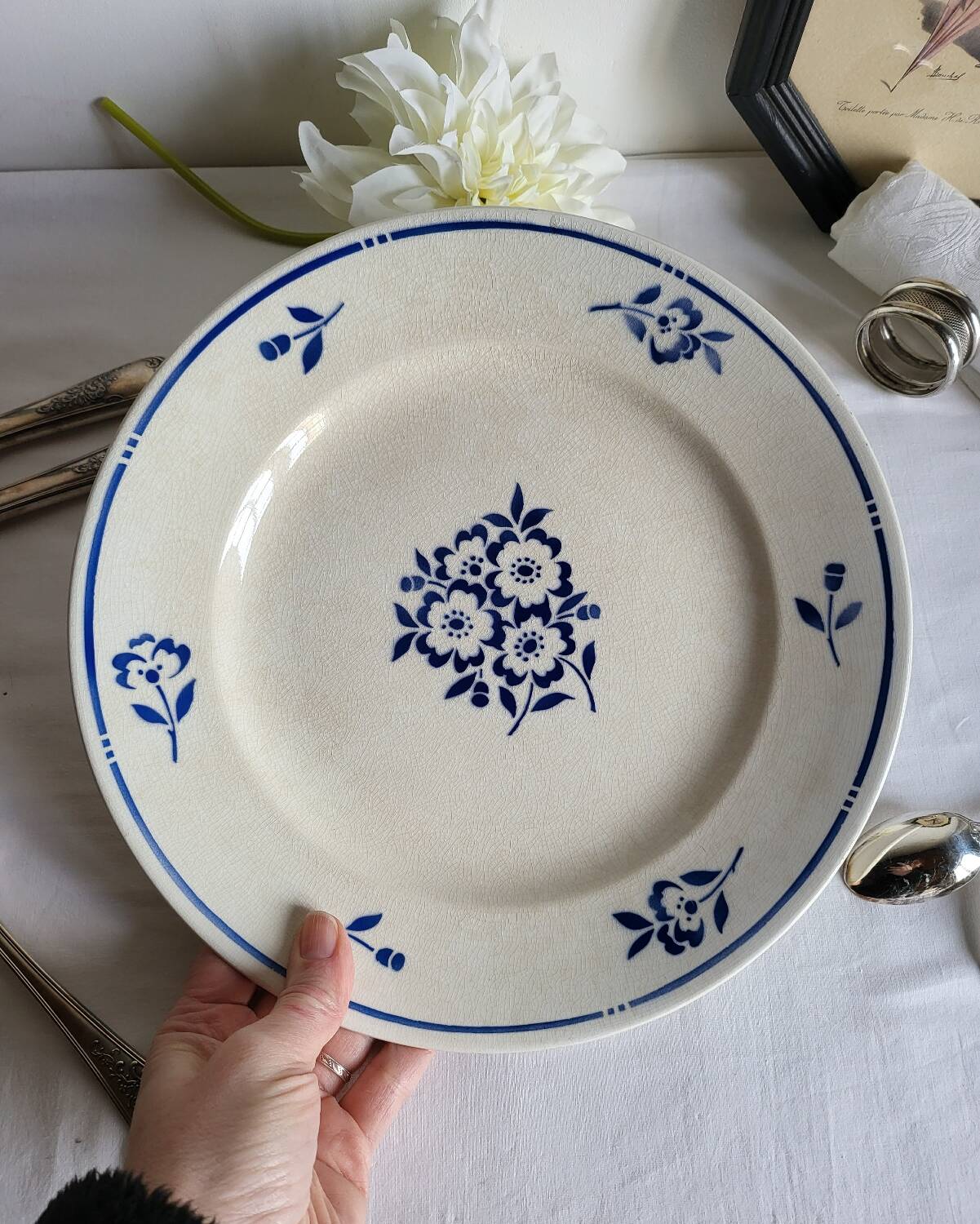 Plat rond en faïence Moulin des Loups & Hamage modèle Lucien