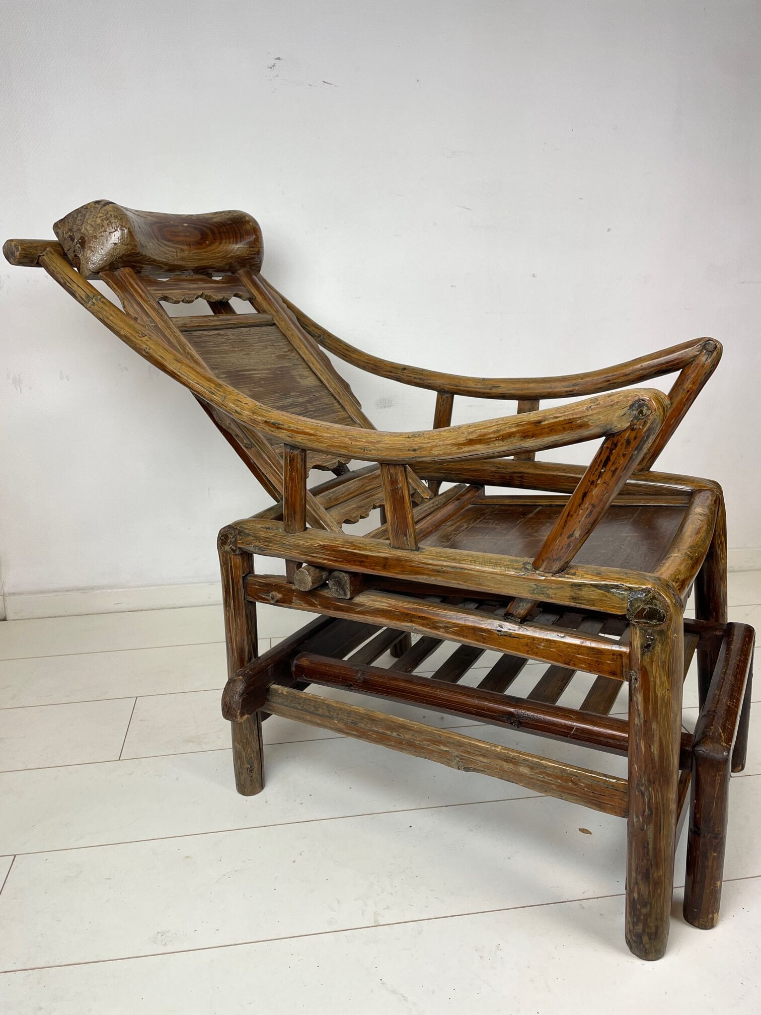 Antique chinese handcrafted bamboo lounge chair, 1900