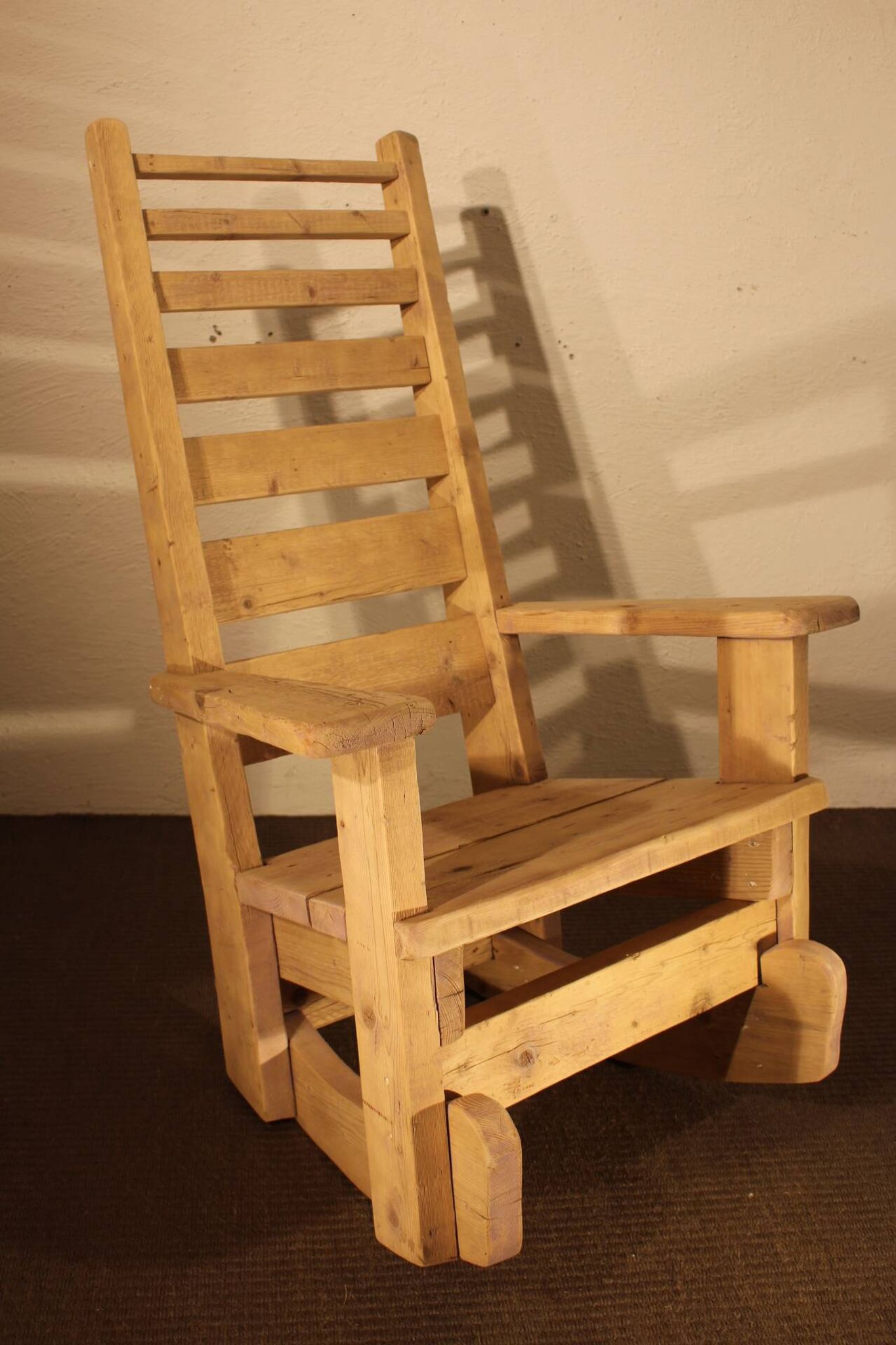 Rocking chair in fir