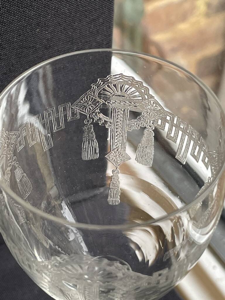 8 guilloché footed glasses – Art Nouveau