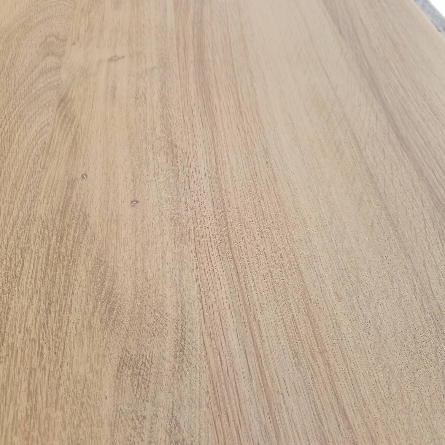 Table de bistrot ancienne en bois aérogommé et fonte