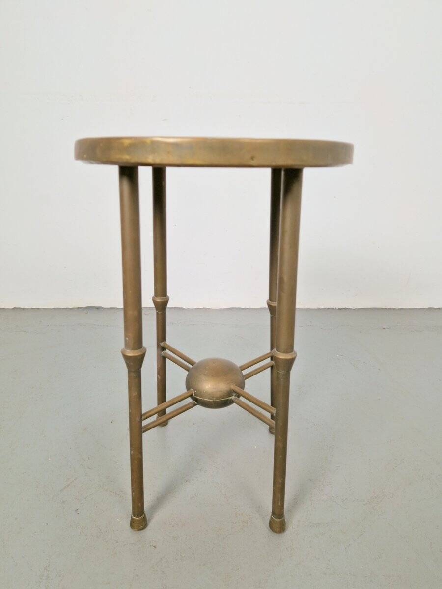 Table d'appoint ronde en cuivre Art Déco par P. Cool, 1933