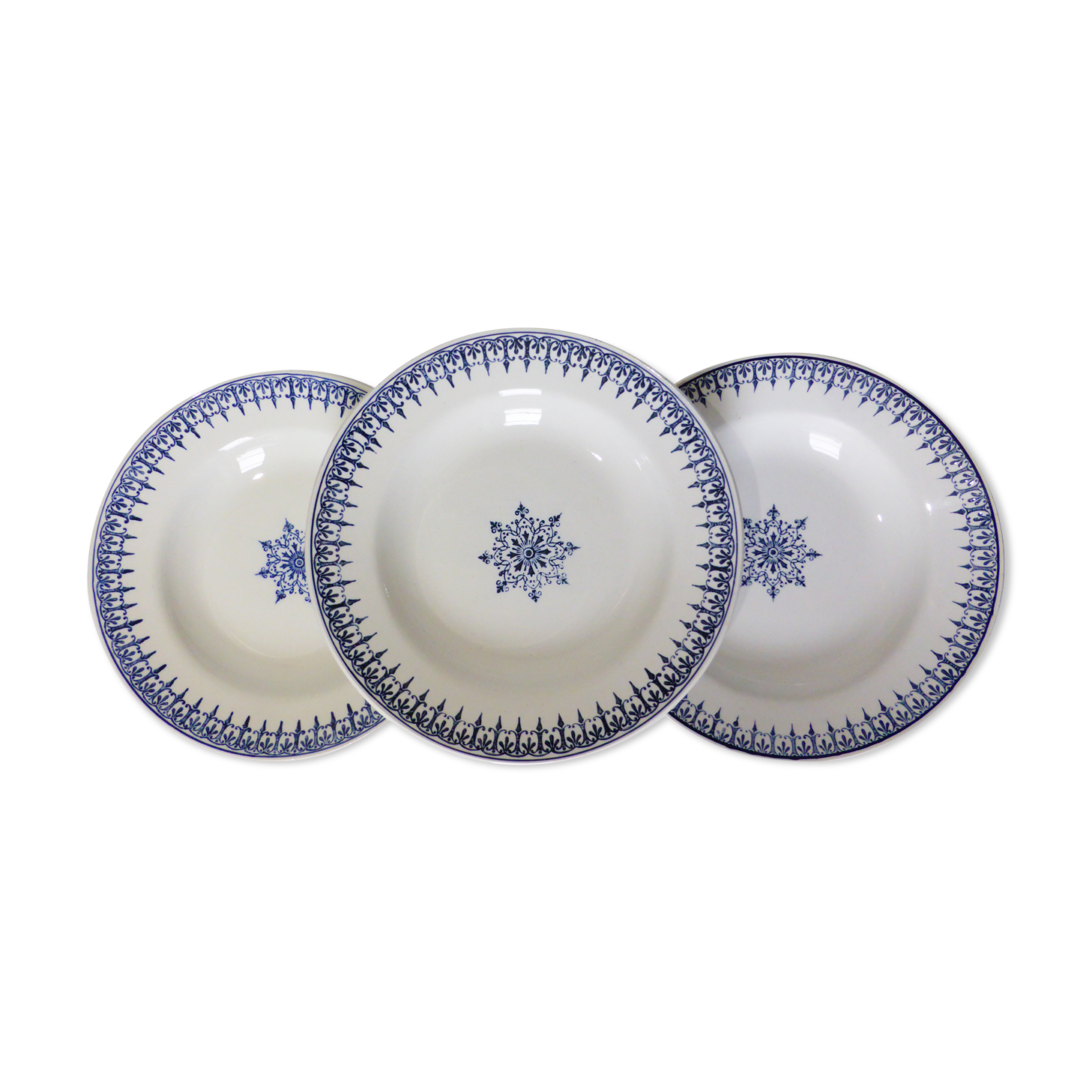 3 vintage hollow plates of St Amand primax model 211237