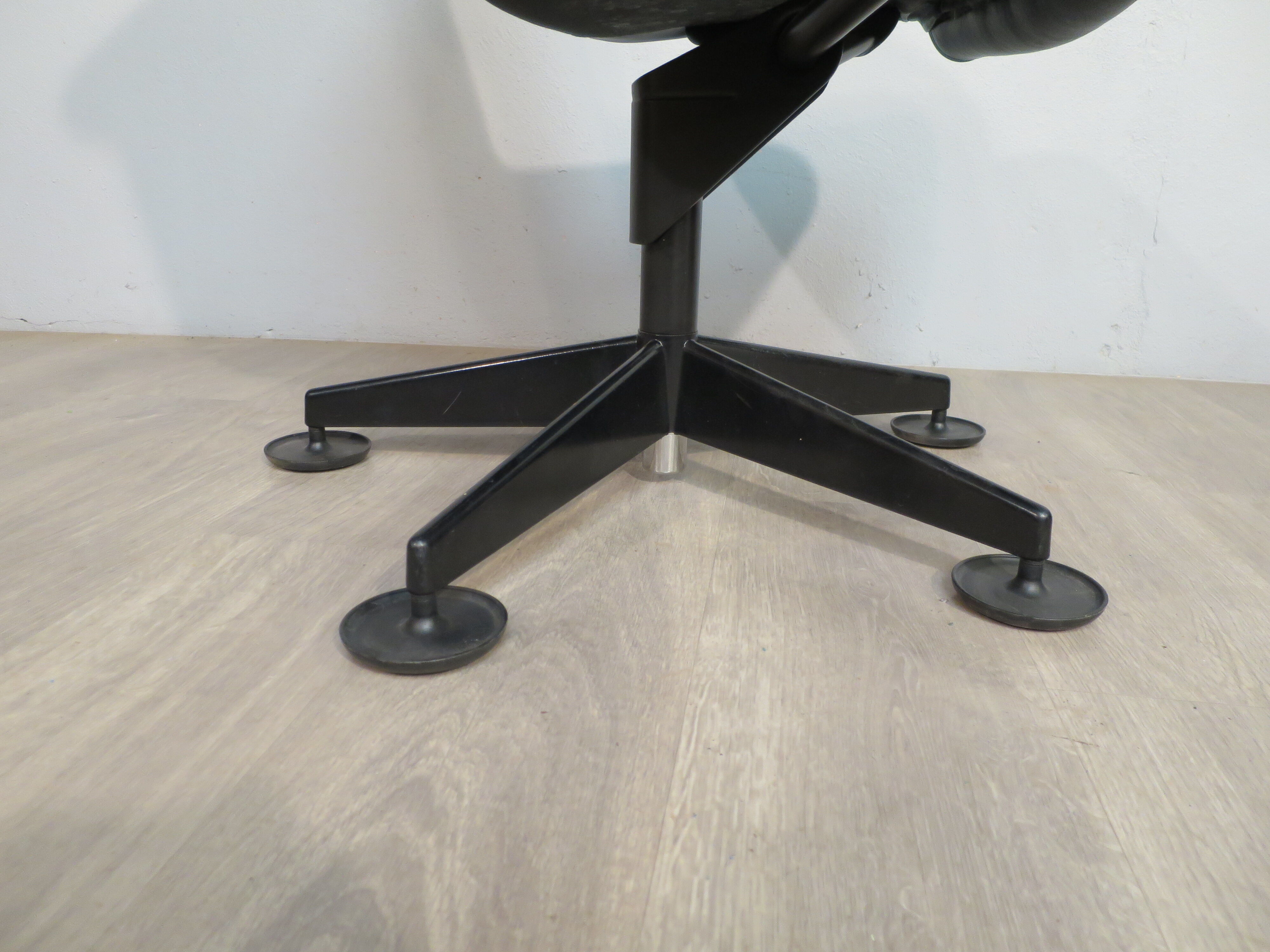 Richard Sapper chair for Knoll