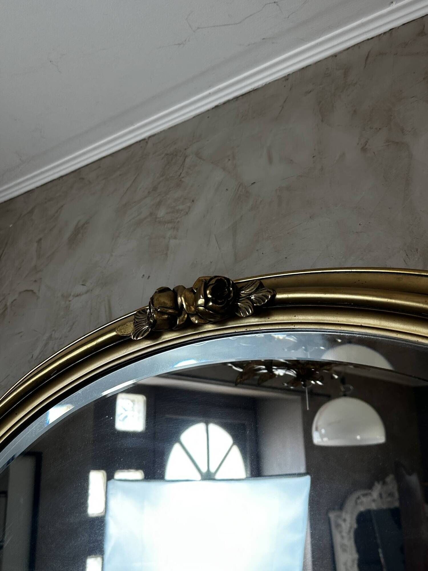 Oval mirror