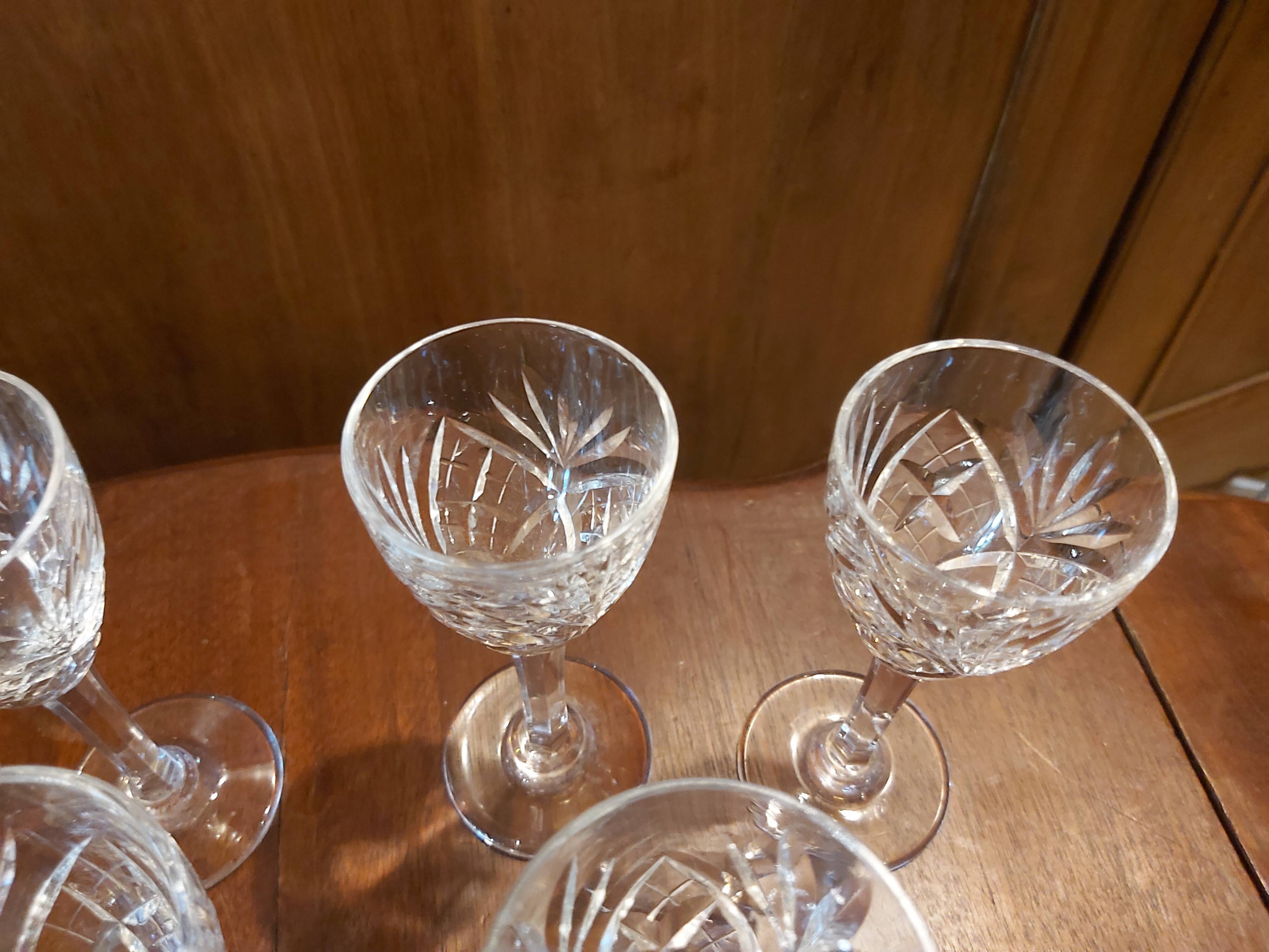 12 glasses of wine cooked Saint Louis model Chantilly