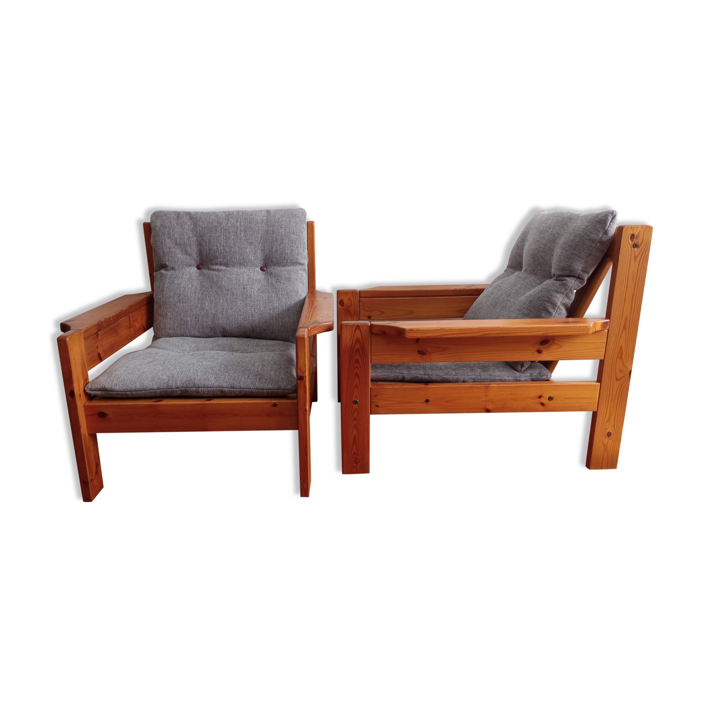 Pair of pine chairs 1980