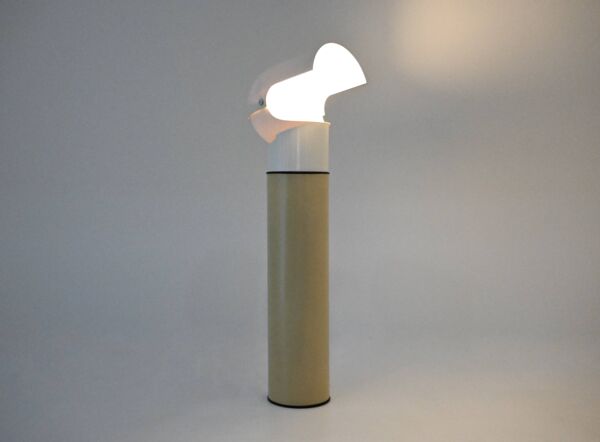 Lampadaire Mezzo Pileo par Gae Aulenti pour Artemide, 1970s