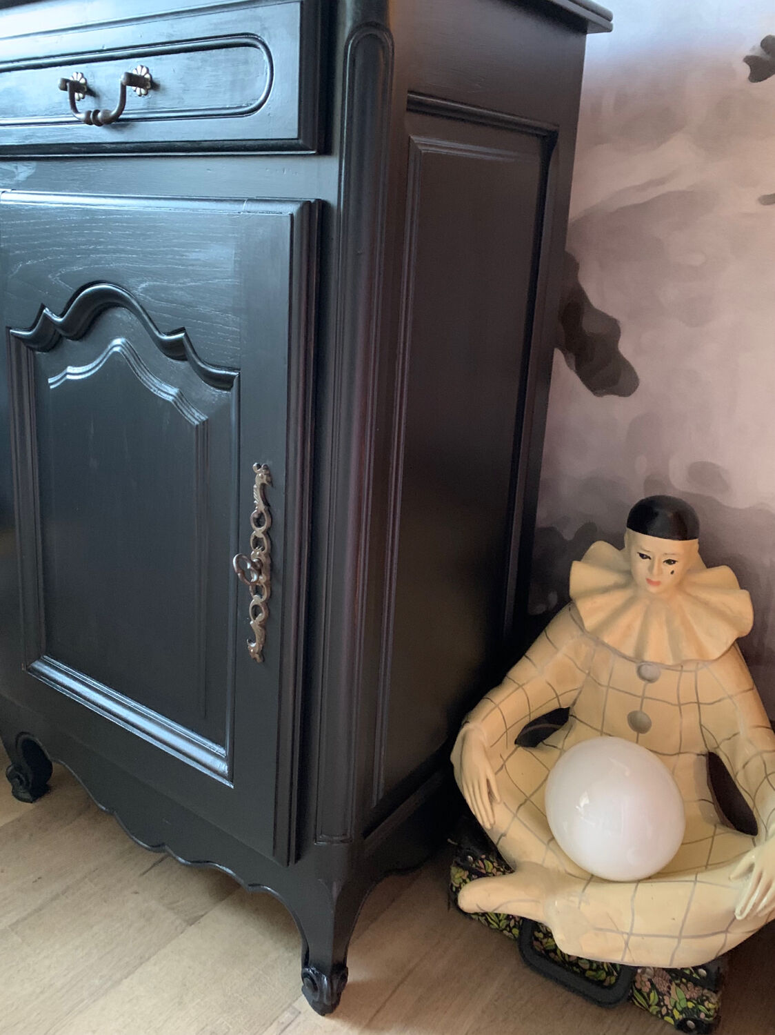 Black patinated jam