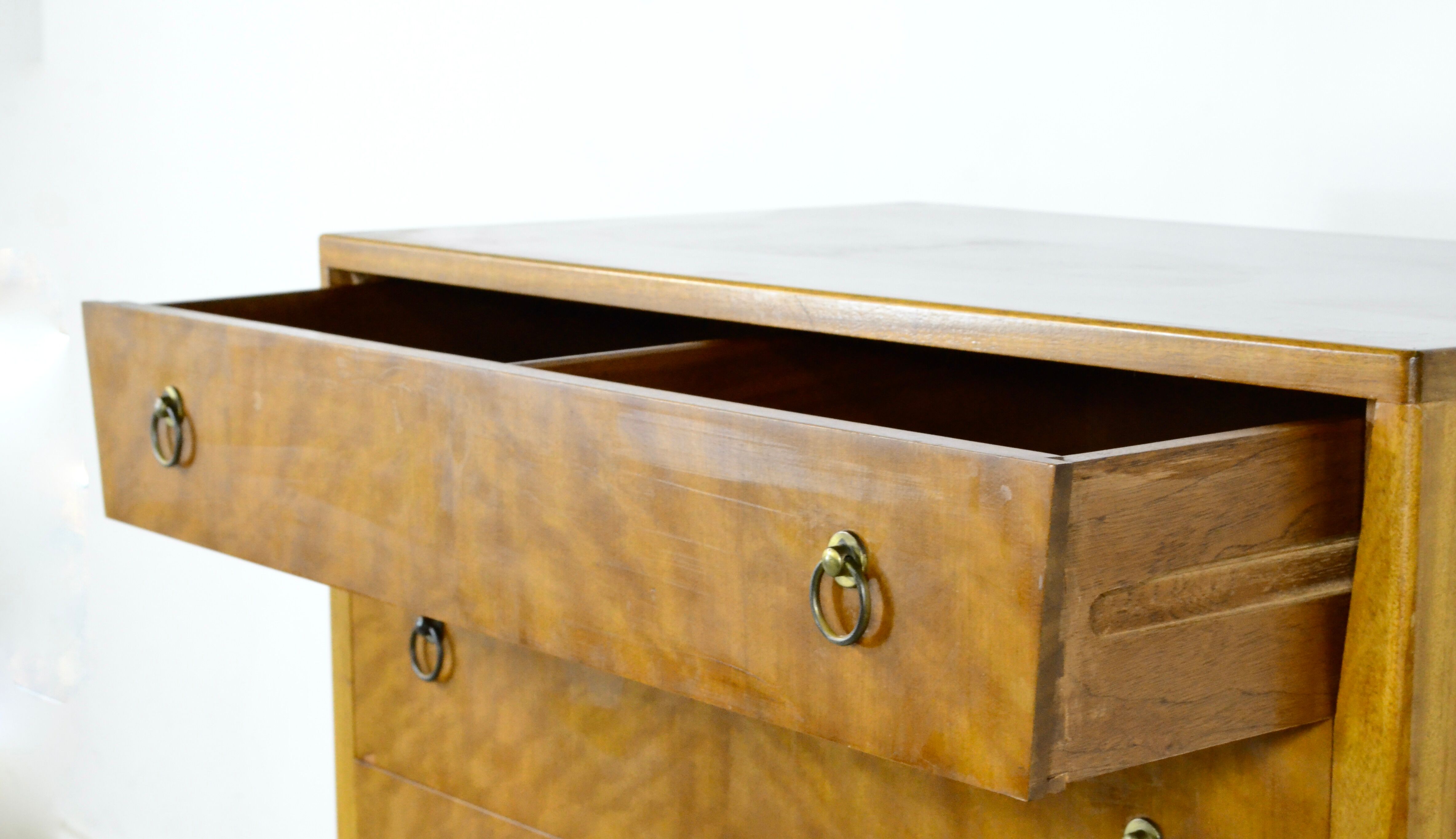 Commode en noyer du milieu du siècle  Tallboy