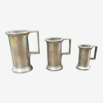 Set of 3 measures old pots