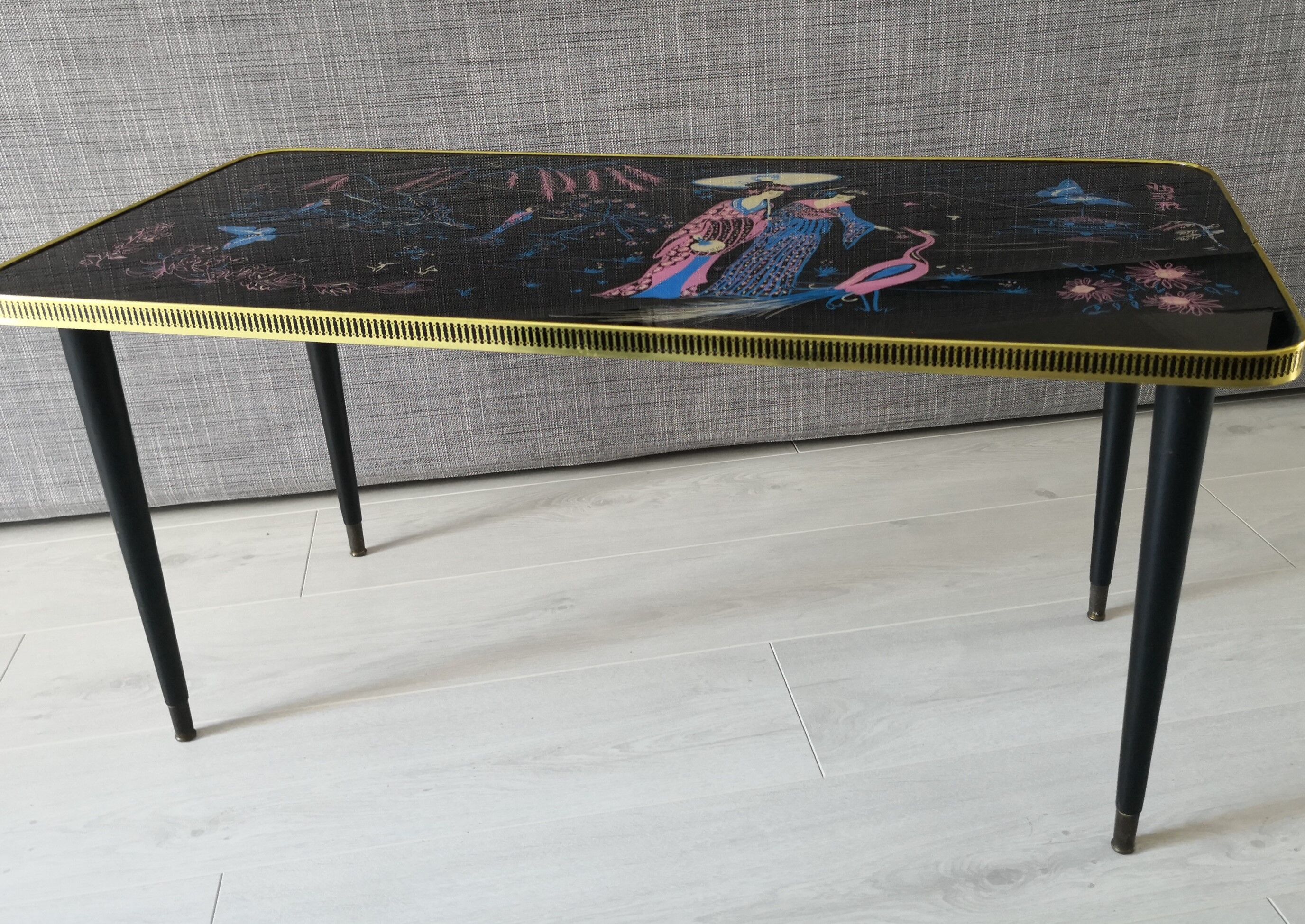 Table low feet spindles 60s/70s