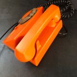 Téléphone vintage orange