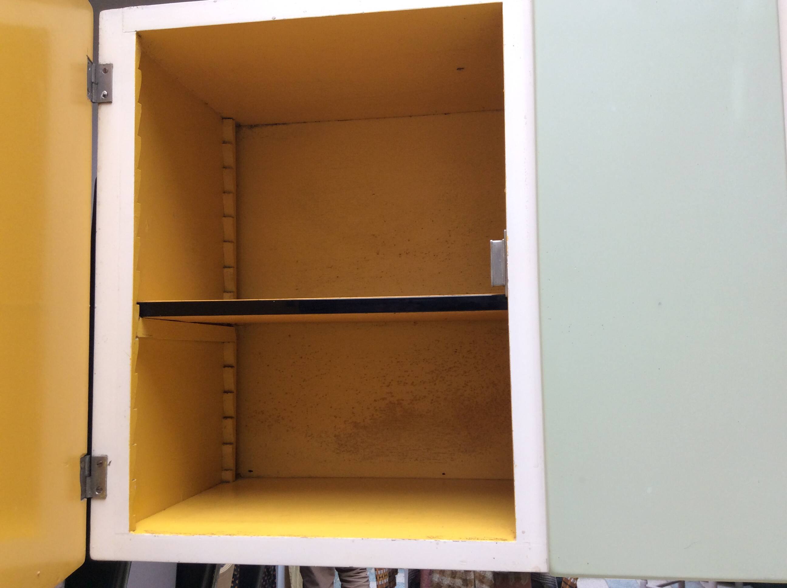 Kitchen sideboard in wood and Formica