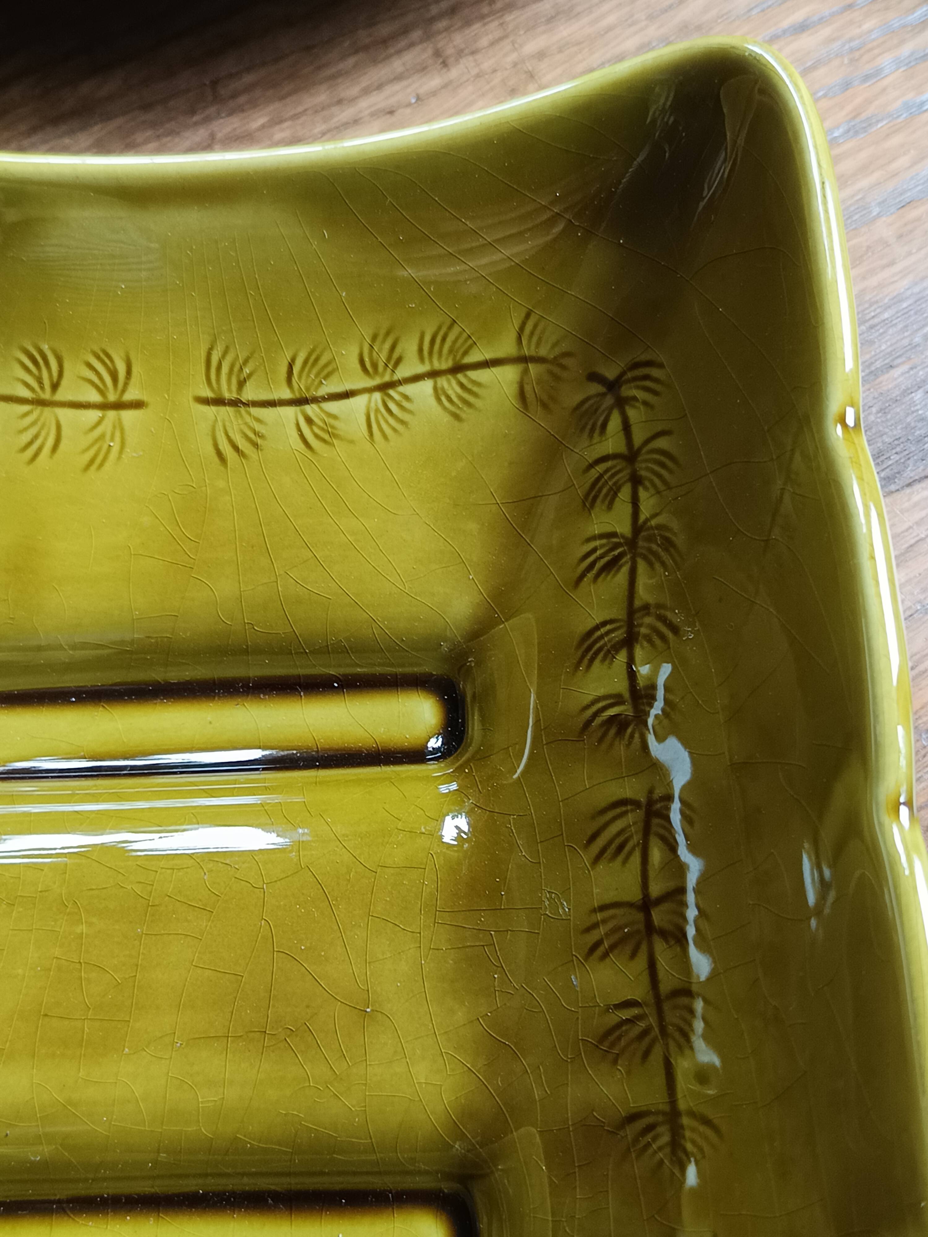 Gien glossy earthenware asparagus service, 1970