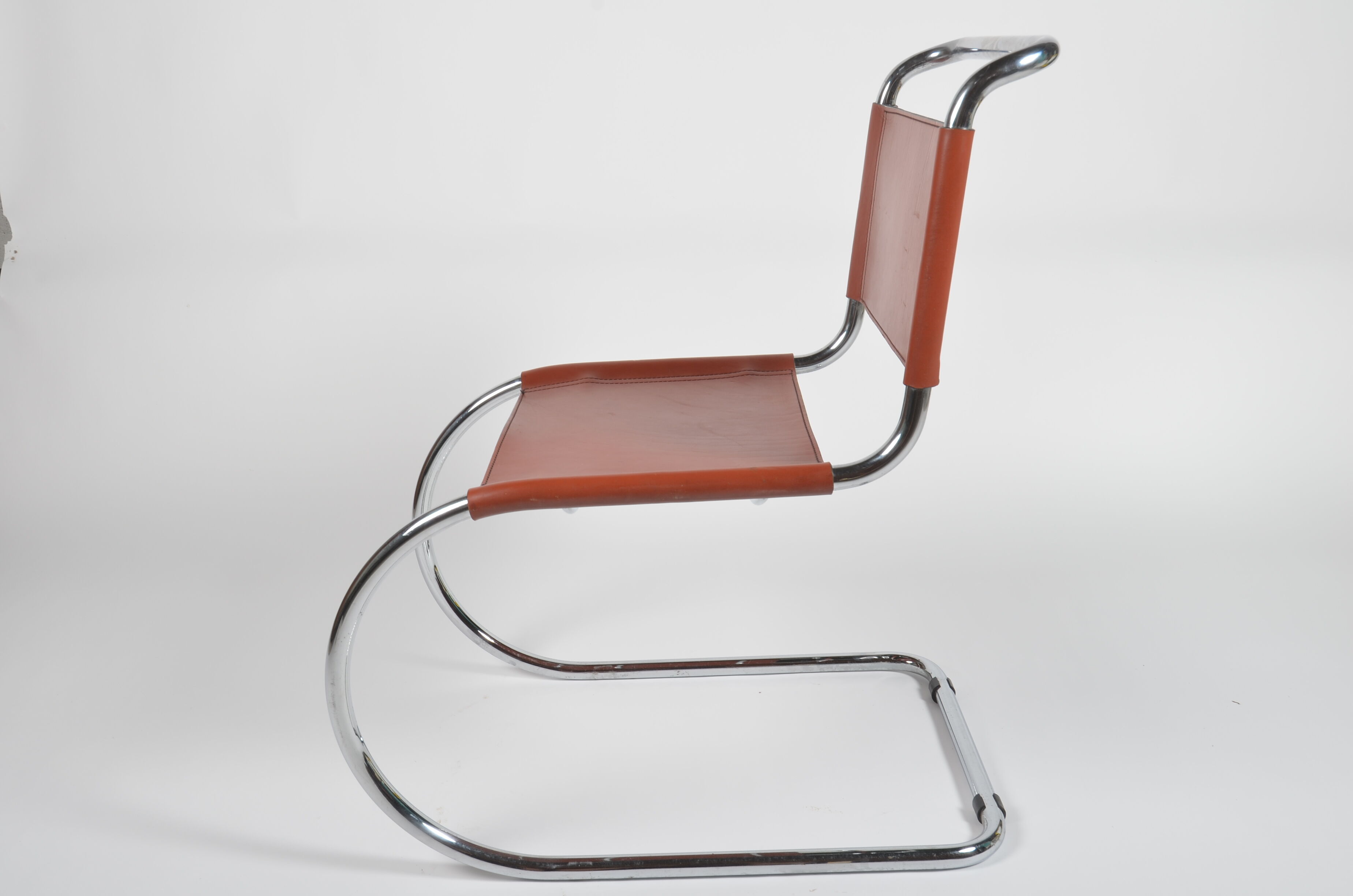 Chaise MR10 édition Thonet
