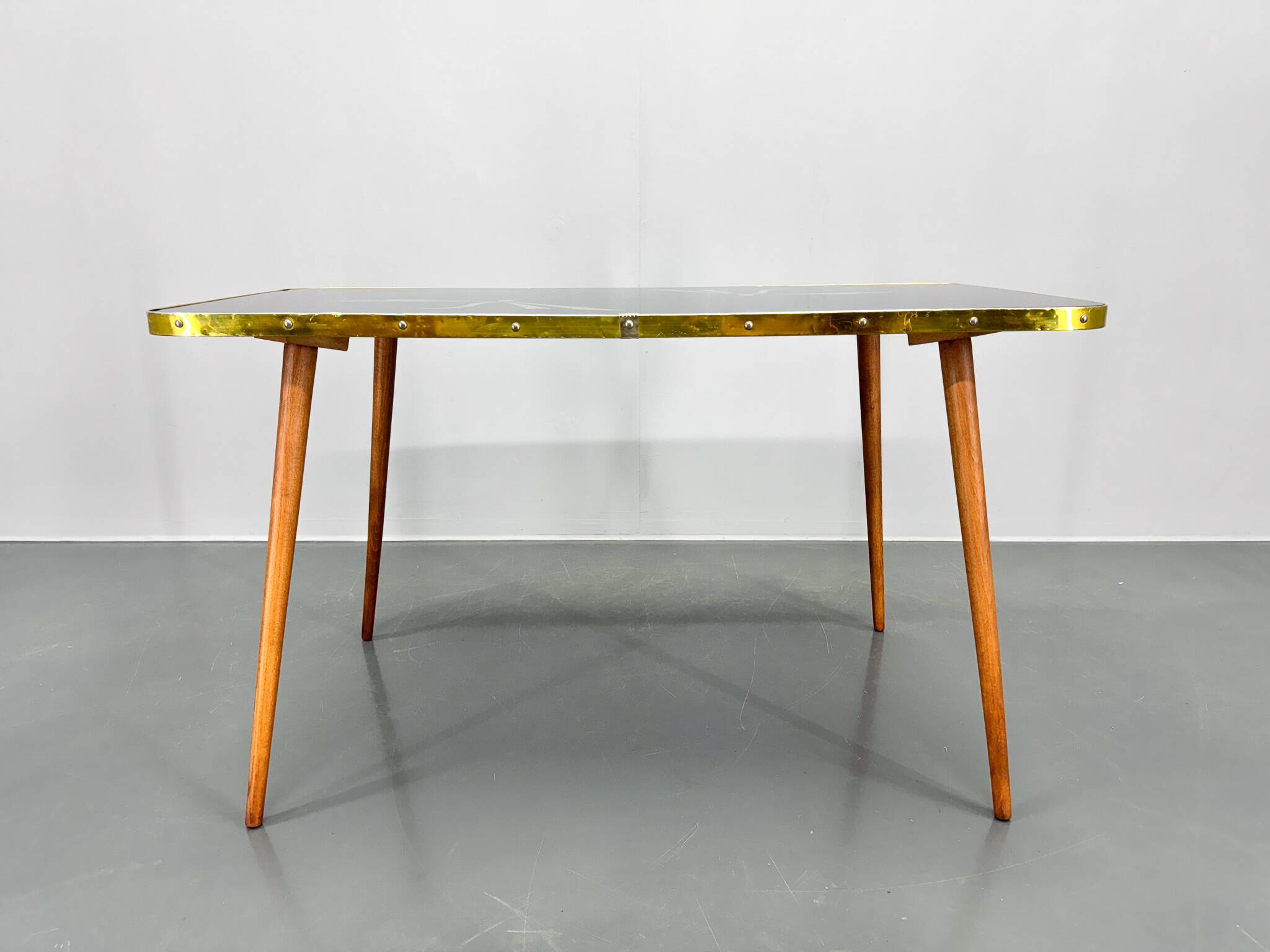 Table basse en verre du milieu du siècle, fabriquée en Allemagne, 1960