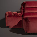 Italian design round sofa in pink velvet