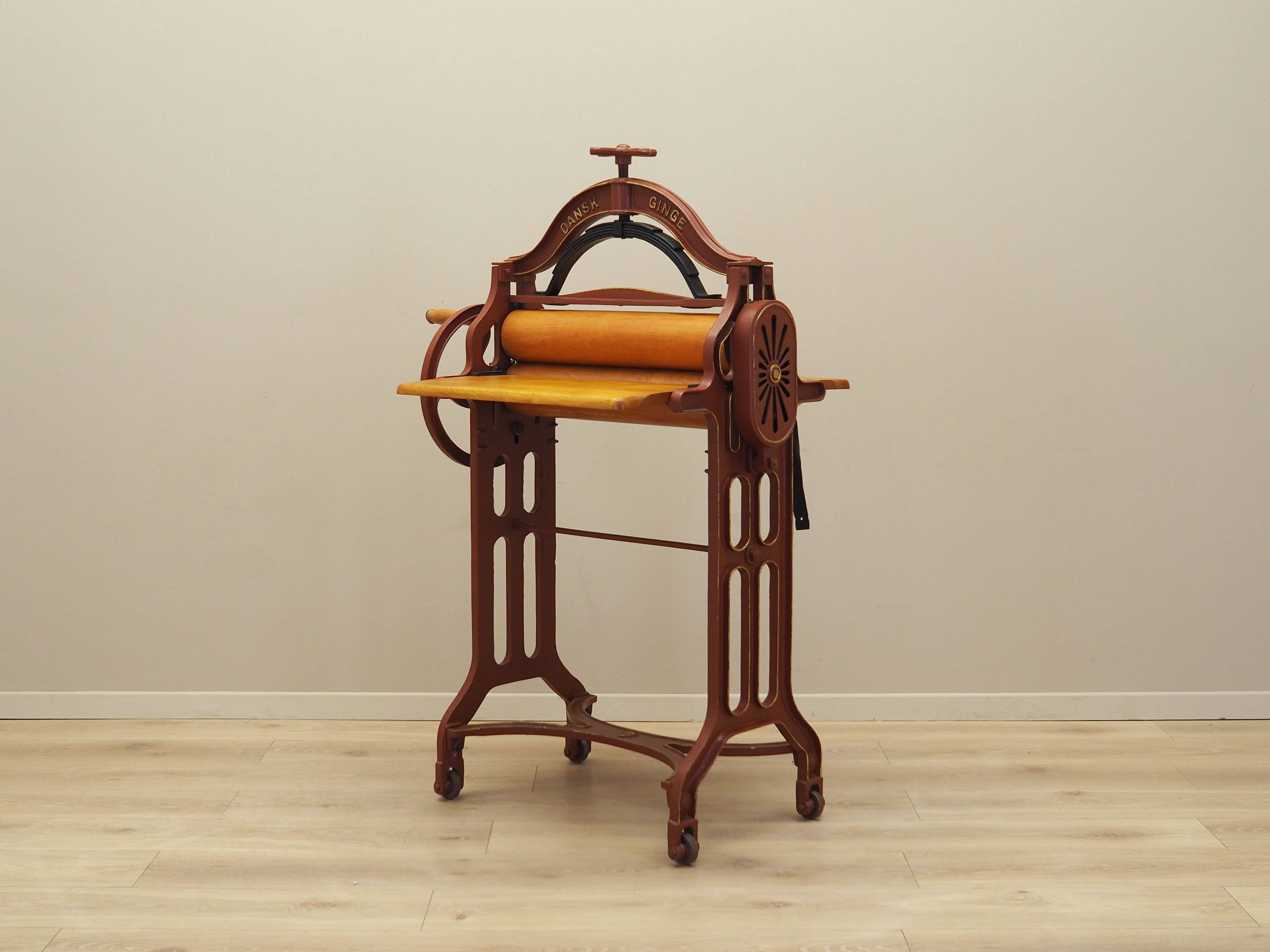 Mangle en fonte, design danois, 19e/20e siècle, production : Danemark