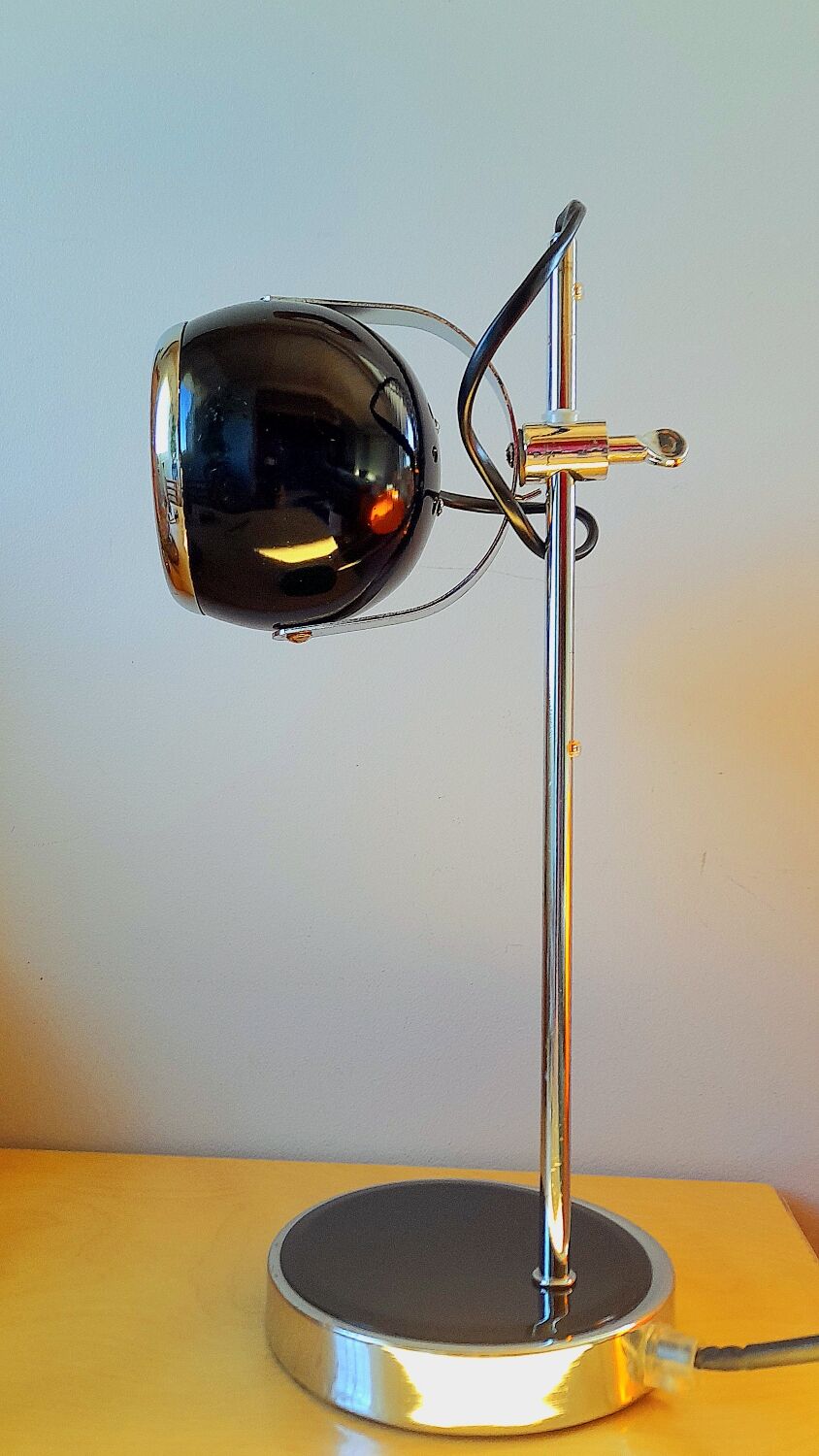 Eyeball lamp