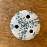 Ceramic flower pique