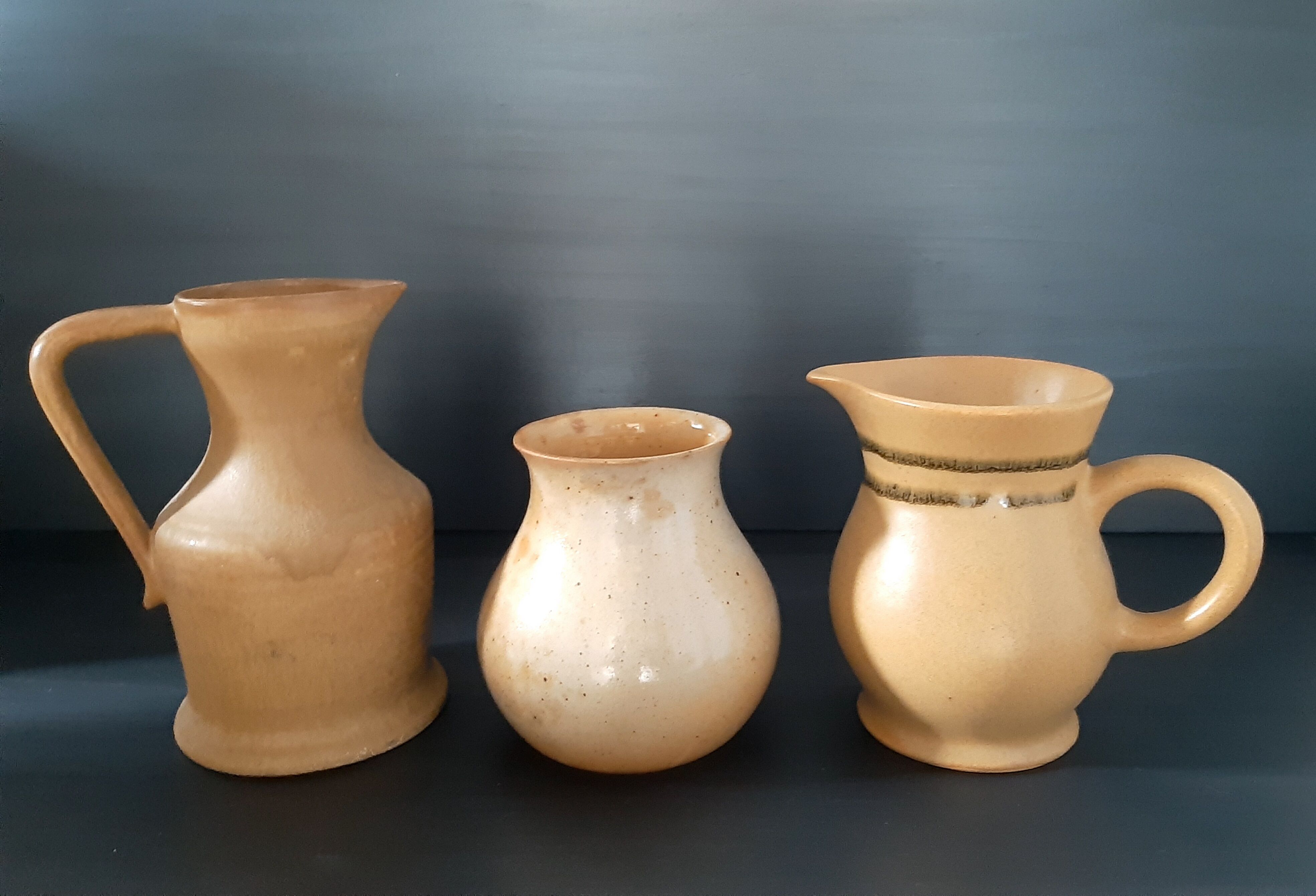 3 stoneware pots