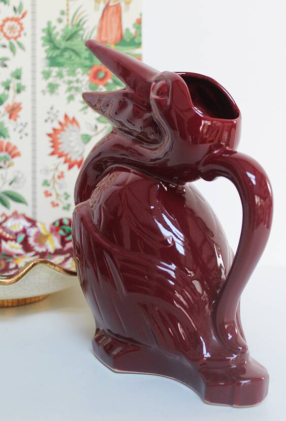 Pelican jug Poët Laval