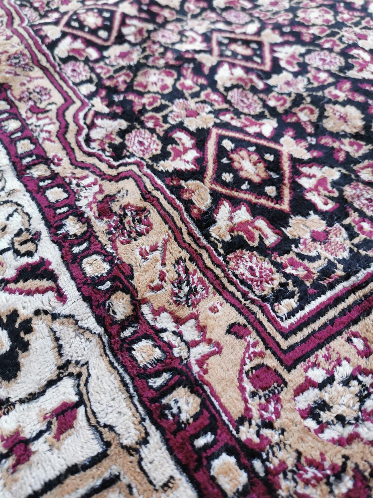 Oriental style rug 115cm x 65cm