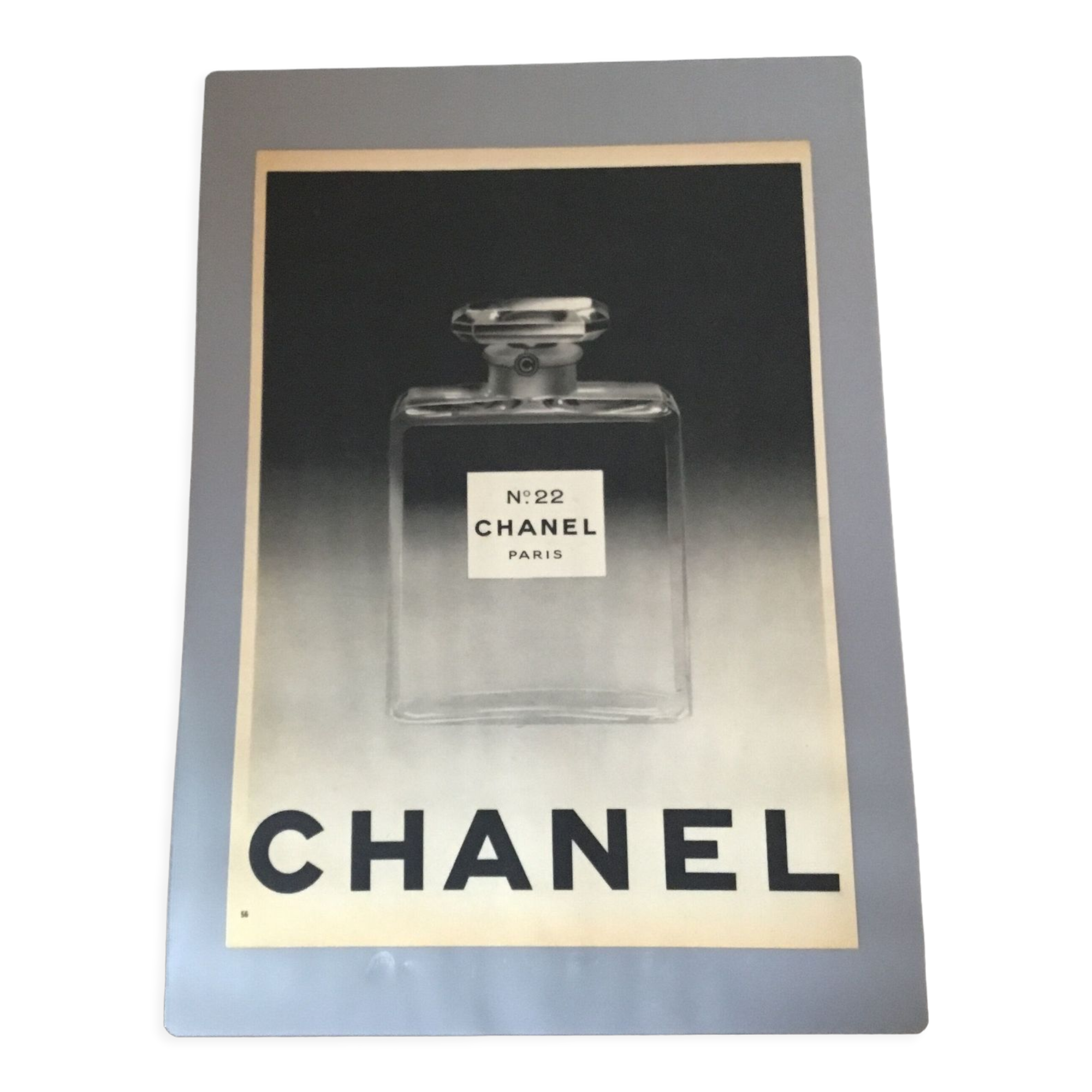 Vintage advertising to frame Chanel n22
