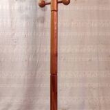 Modernist coat rack in solid wood - mid 20th century.
