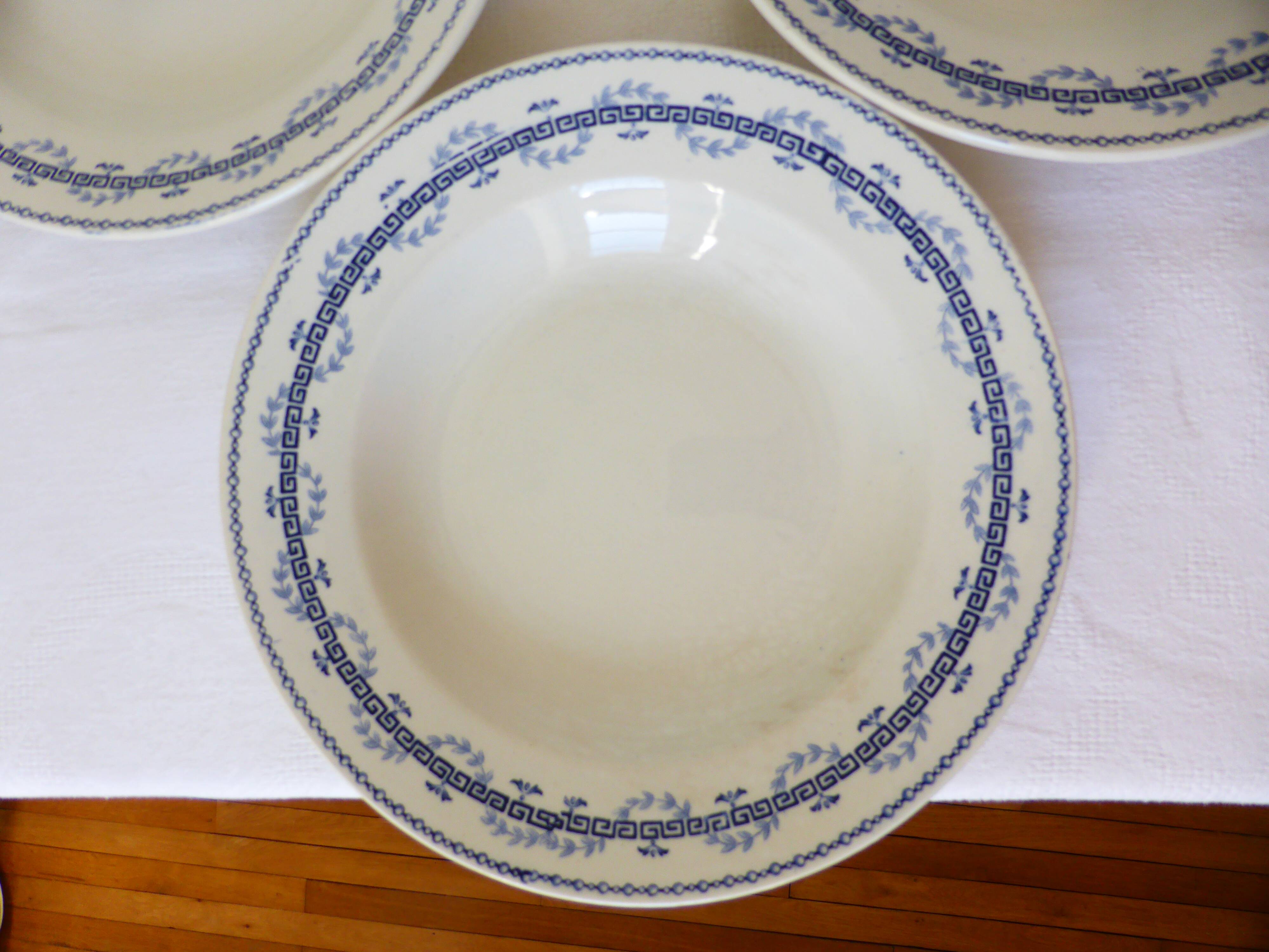 3 assiettes creuses en terre de fer Gien modèle Austerlitz 2106211