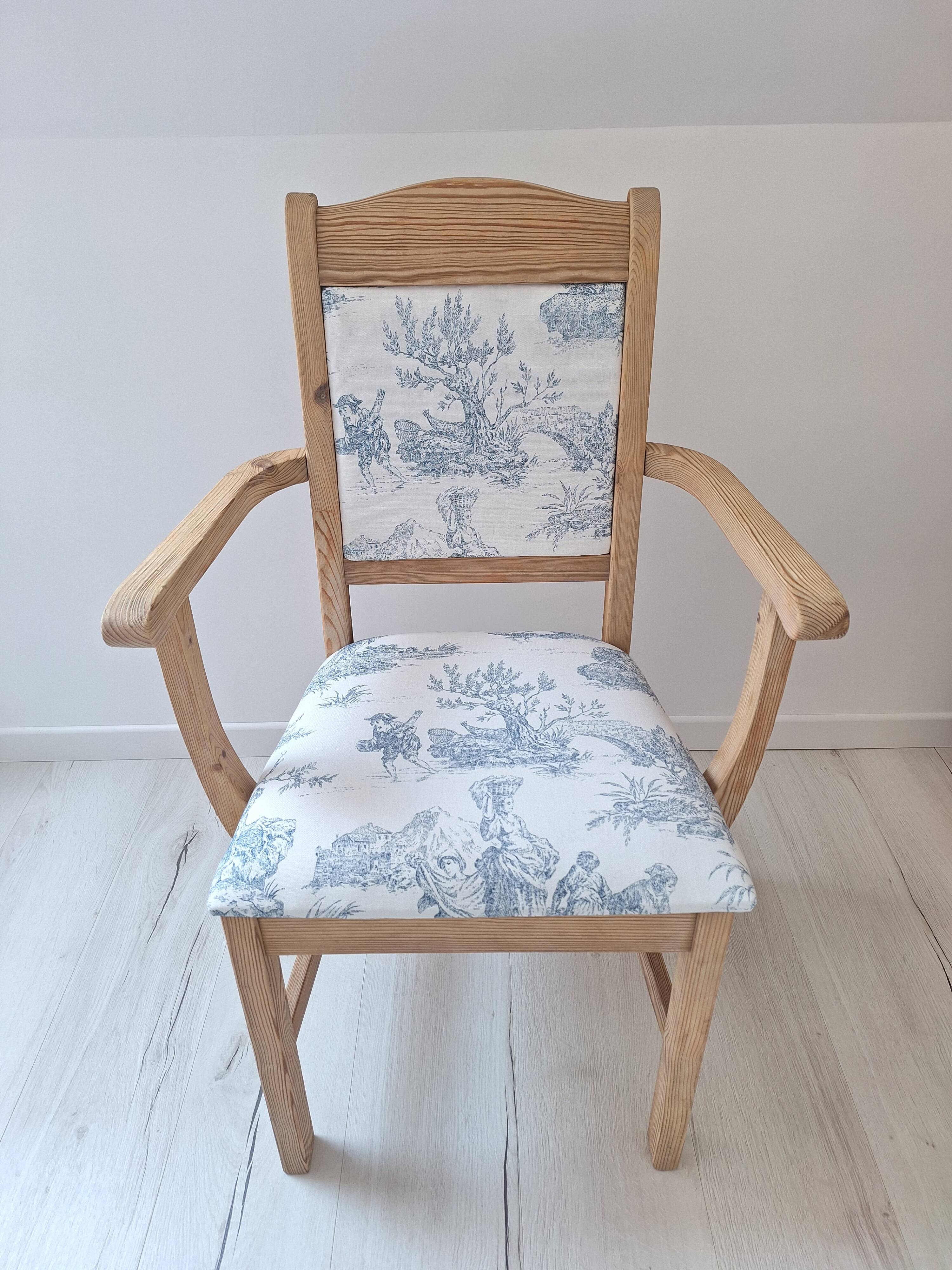 Chair / Armchair in solid wood and blue toile de Jouy