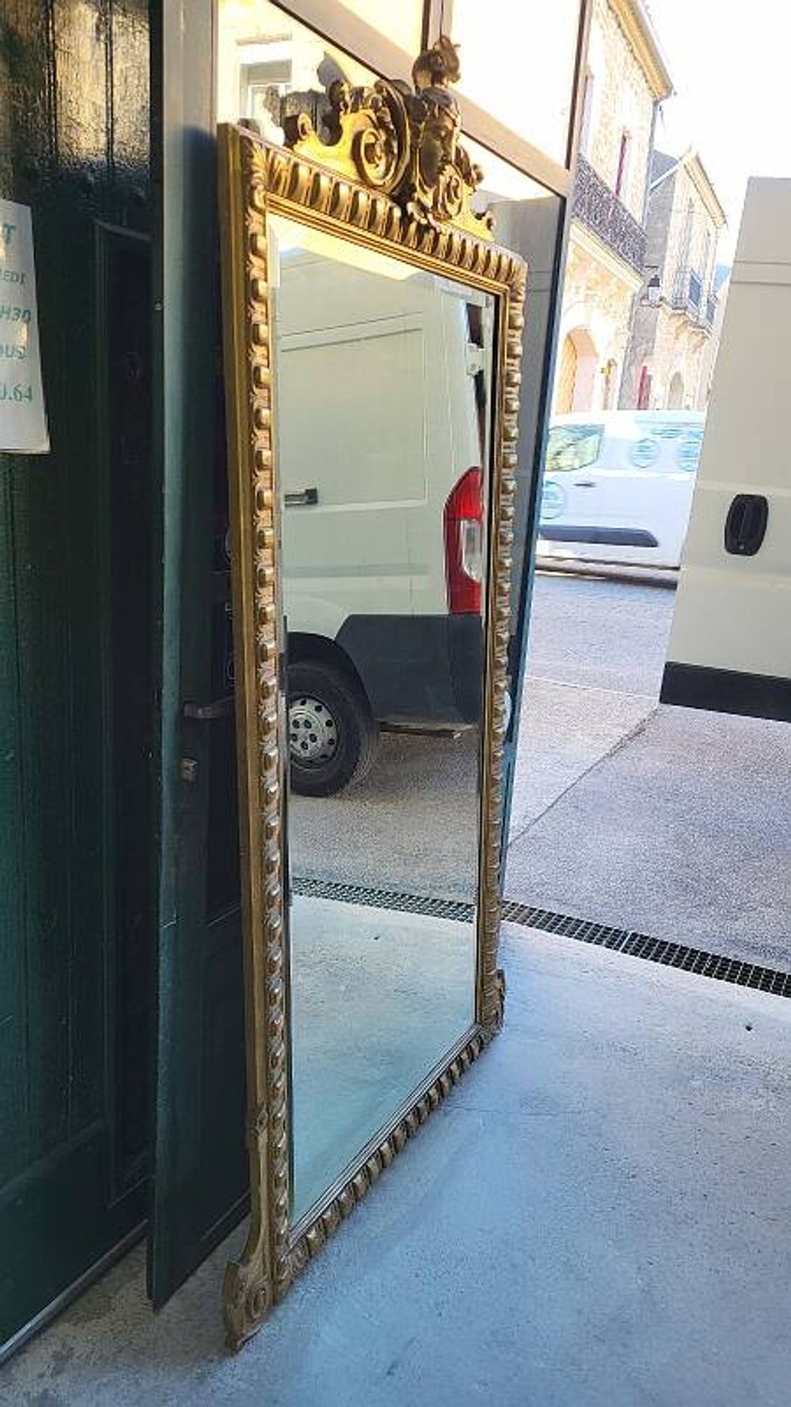LARGE GOLDEN BEVELLED MIRROR WITH HEAD REF JE