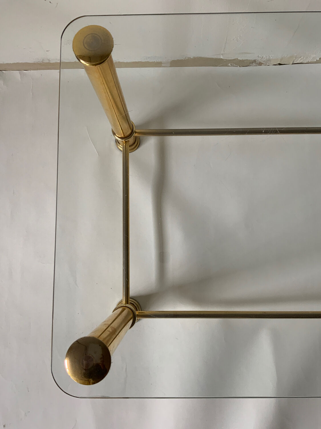 Table basse verre et métal doré