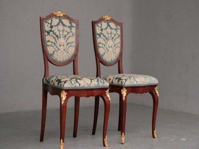 Paire de chaises Napoléon III en velours bleu, bois et bronze doré