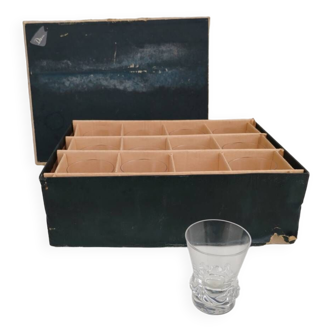 Coffret de 12 verres Daum, modèle sorcy, années 50.