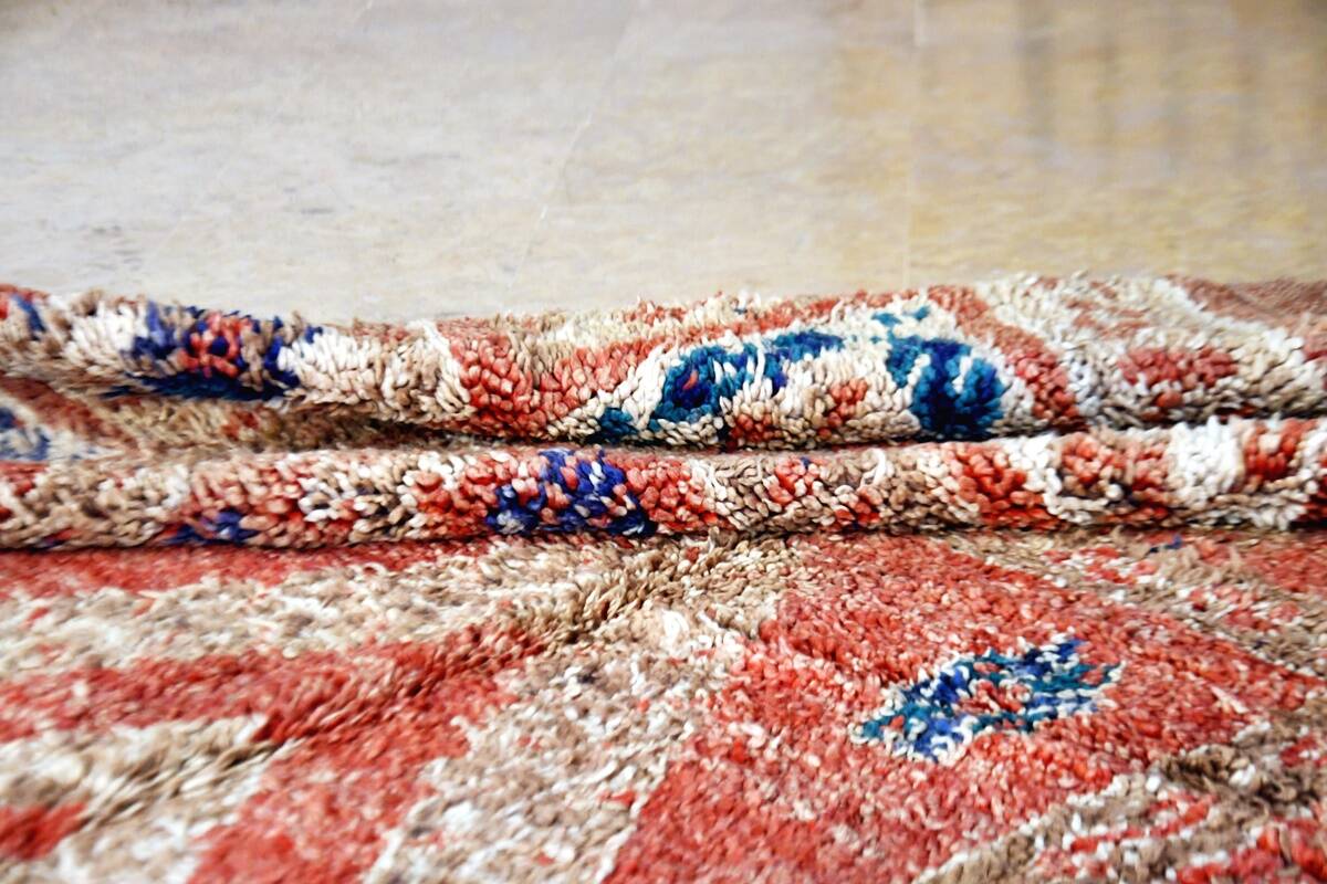 Boujaad vintage Moroccan Berber rug 325 x 195 cm